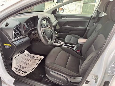 Used 2018 Hyundai Elantra SE FWD image 14