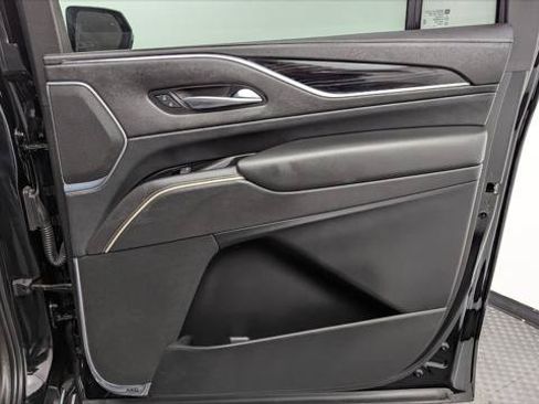Used 2021 Cadillac Escalade ESV Sport AWD/4WD image 21