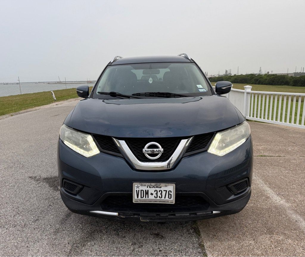Used 2015 Nissan Rogue SV AWD/4WD image 2