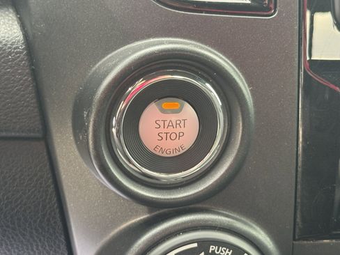 Used 2023 Nissan Titan PRO-4X w/ Pro-4x Convenience Package image 15