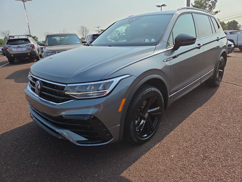 Used 2024 Volkswagen Tiguan SE R-Line AWD/4WD image 7
