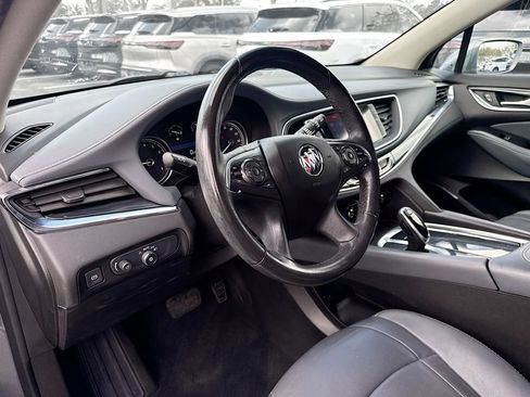 Used 2020 Buick Enclave Essence AWD/4WD image 9
