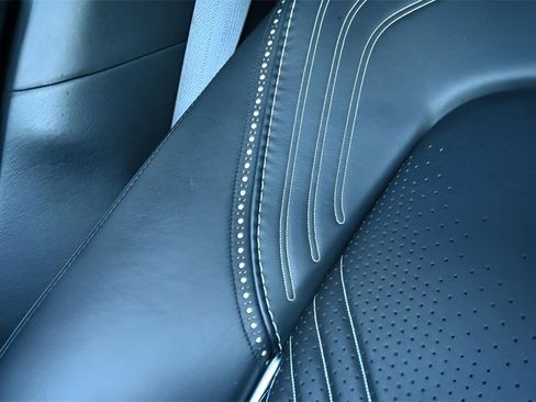 Used 2021 Aston Martin DBX image 22