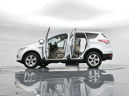 Used 2015 Ford Escape SE image 46