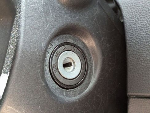 Used 2023 Toyota Corolla LE image 29