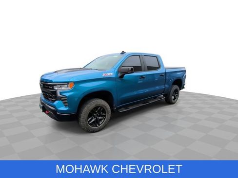 Used 2022 Chevrolet Silverado 1500 LT Trail Boss w/ Convenience Package II image 4