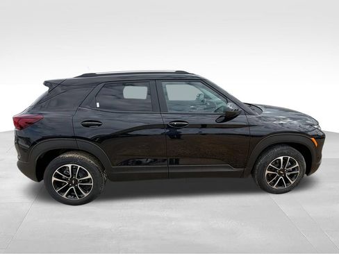 New 2026 Chevrolet TrailBlazer LT w/ Convenience Package FWD image 9