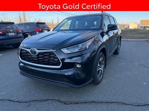 Certified 2023 Toyota Highlander XLE image 16