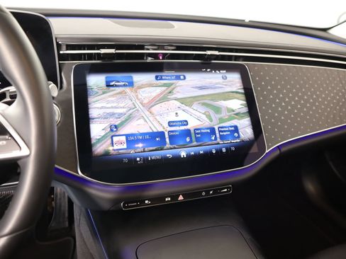 Used 2024 Mercedes-Benz E 350 4MATIC Sedan image 5