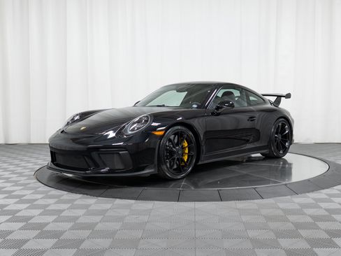 Certified 2018 Porsche 911 GT3 RWD image 1