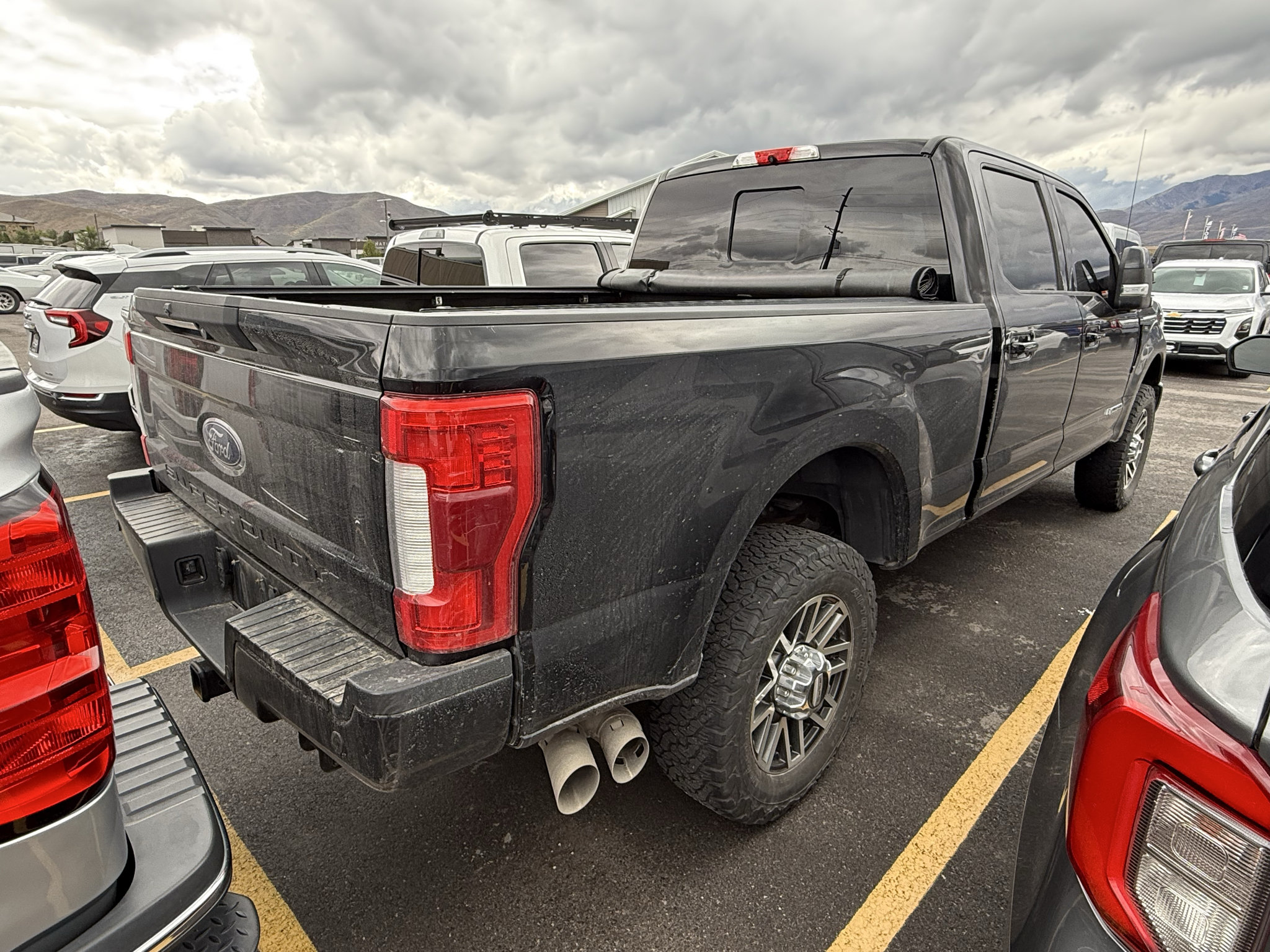 Used 2017 Ford F350 Lariat w/ Lariat Ultimate Package AWD/4WD image 4