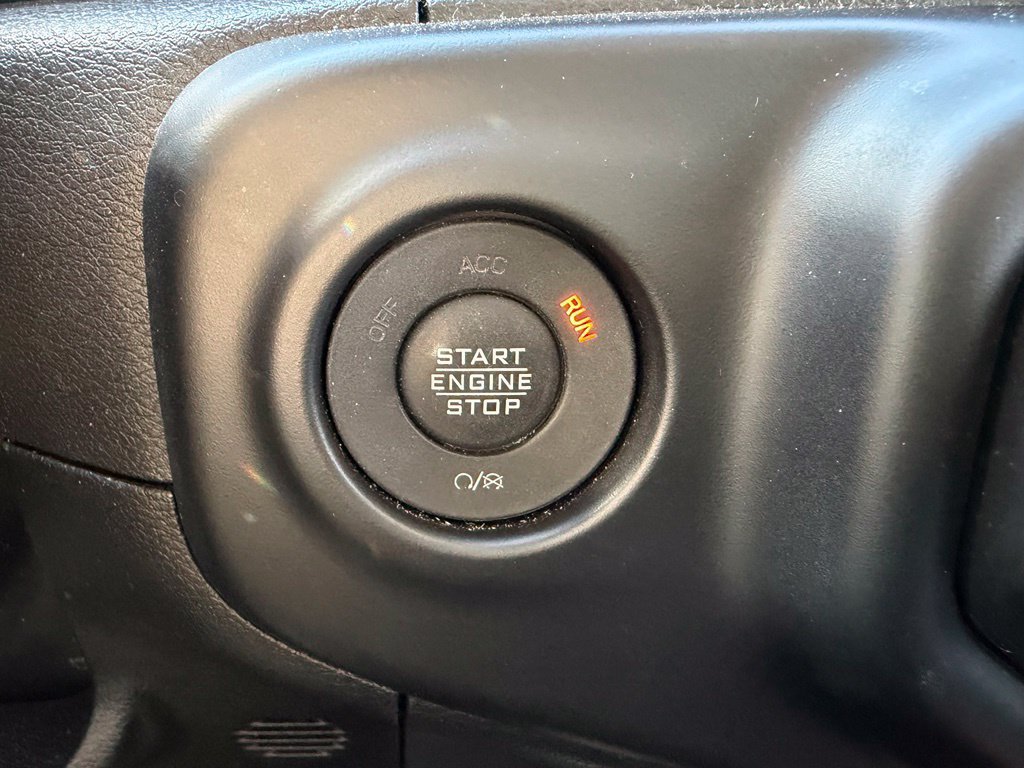 Used 2023 Jeep Wrangler Unlimited Sahara w/ Cold Weather Group AWD/4WD image 14