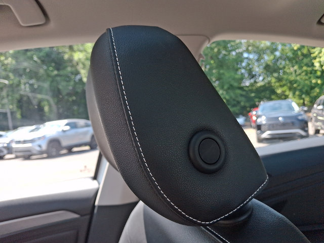 Used 2023 Volkswagen Jetta SE w/ Panoramic Sunroof Package FWD image 17