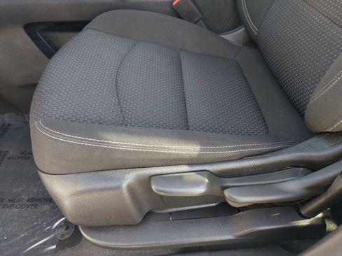 Used 2024 GMC Terrain SLE image 28