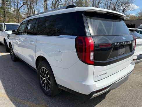 Used 2025 Ford Expedition Max Platinum image 4