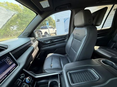 Used 2021 GMC Yukon Denali w/ Denali Premium Package RWD image 30