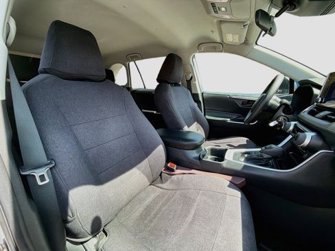 Used 2023 Toyota RAV4 LE AWD/4WD image 17
