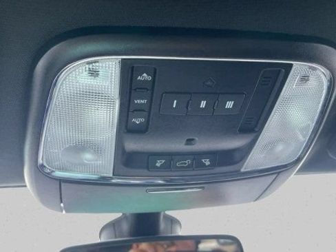 Used 2019 Jeep Grand Cherokee Altitude AWD/4WD image 22