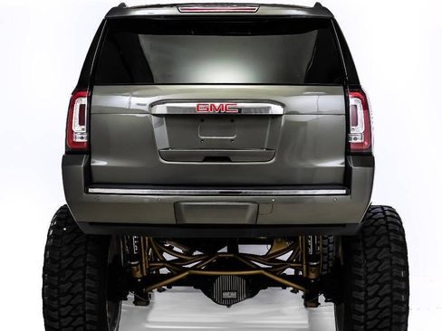Used 2018 GMC Yukon XL Denali w/ Denali Ultimate Package AWD/4WD image 9