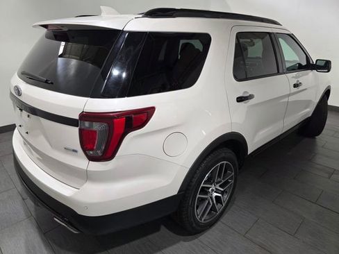 Used 2017 Ford Explorer Sport w/ Equipment Group 401A AWD/4WD image 5
