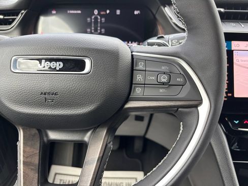 New 2026 Jeep Grand Cherokee L Limited w/ Luxury Tech Group II AWD/4WD image 20