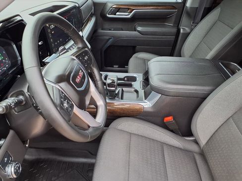 Used 2025 GMC Sierra 1500 Elevation image 16