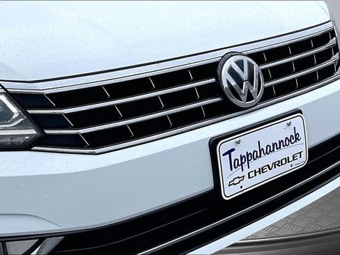 Used 2016 Volkswagen Passat 1.8T SE w/ Lighting Package FWD image 30