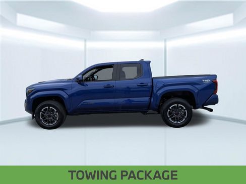 Used 2025 Toyota Tacoma TRD Sport AWD/4WD image 2