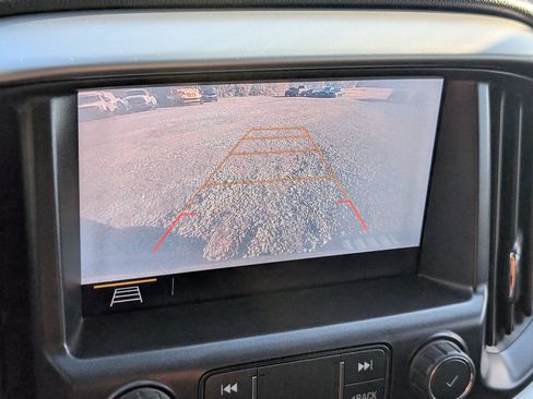 Used 2019 Chevrolet Colorado LT RWD image 18