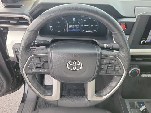 Used 2024 Toyota Tacoma TRD Off-Road image 28