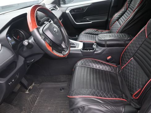 Used 2022 Toyota RAV4 LE FWD image 12