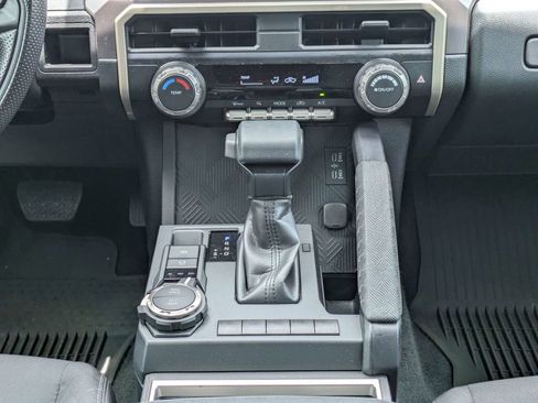 Used 2024 Toyota Tacoma SR5 AWD/4WD image 23