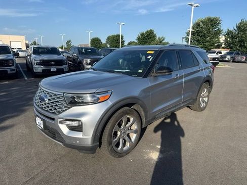Used 2020 Ford Explorer Platinum w/ Premium Technology Package AWD/4WD image 3