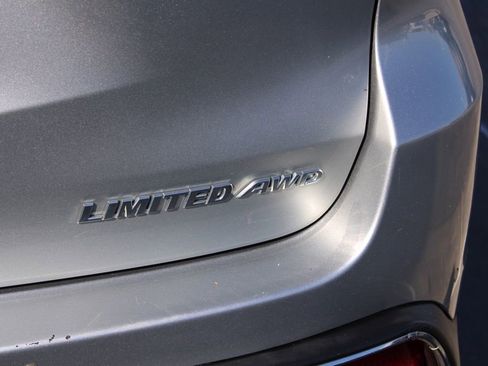 Used 2017 Toyota Highlander Limited Platinum image 9