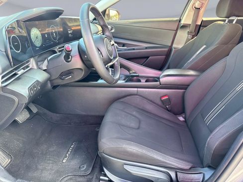Used 2023 Hyundai Elantra SEL w/ Convenience Package image 18