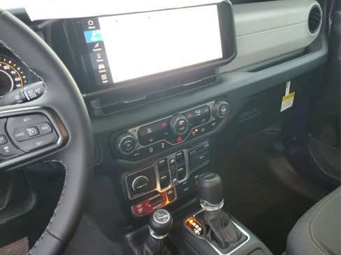 New 2026 Jeep Gladiator Willys AWD/4WD image 29