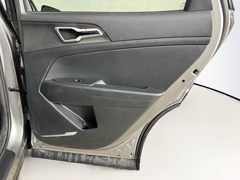 Used 2025 Kia Sportage LX FWD image 28