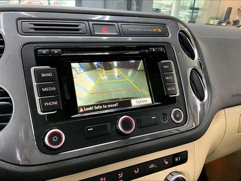 Used 2013 Volkswagen Tiguan SEL AWD/4WD image 13