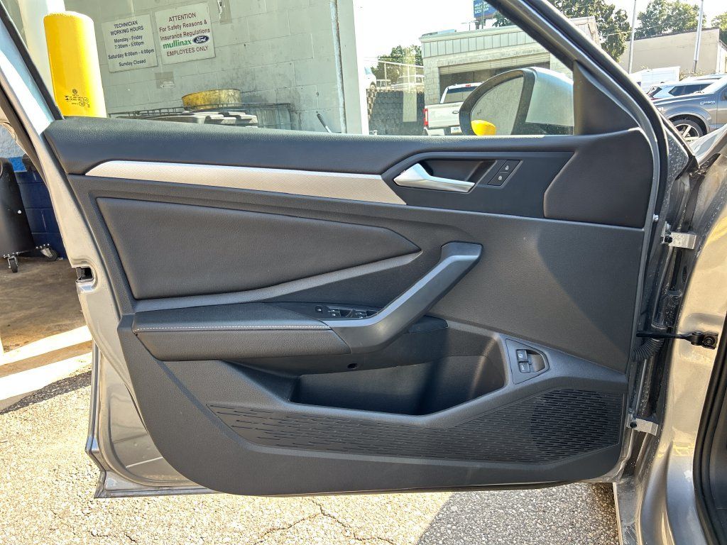 Used 2024 Volkswagen Jetta S FWD image 8