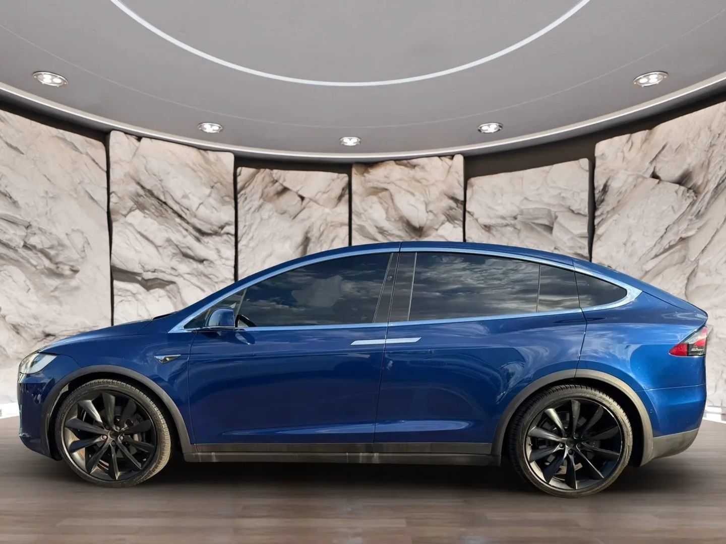 Used 2017 Tesla Model X 75D AWD/4WD image 5