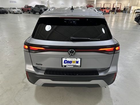 New 2026 Volkswagen Tiguan SE image 8