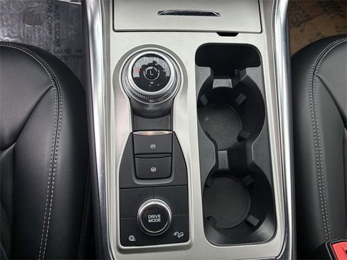 Certified 2023 Ford Explorer XLT w/ Equipment Group 202A image 31