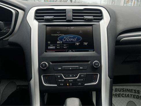 Used 2016 Ford Fusion SE image 17