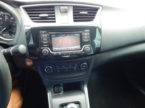 Used 2016 Nissan Sentra SV FWD image 26