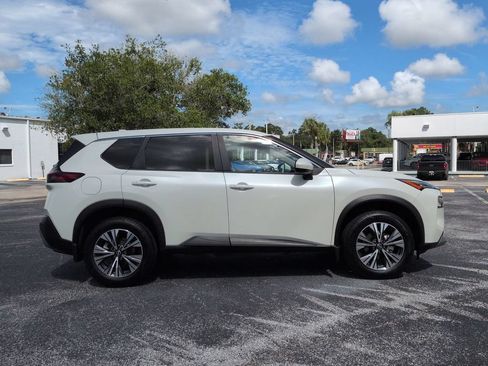 Certified 2023 Nissan Rogue SV FWD image 3
