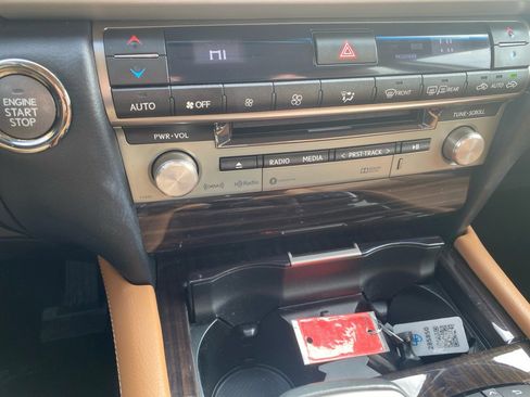 Used 2016 Lexus LS 460 image 21