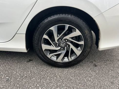 Used 2018 Honda Civic EX image 29