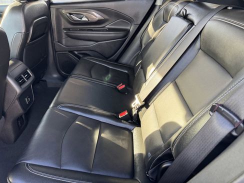 Used 2024 GMC Terrain SLT image 12