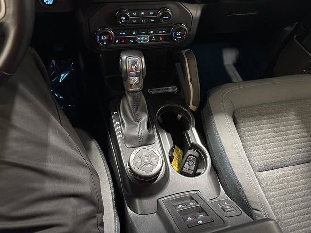 Used 2023 Ford Bronco Outer Banks w/ Sasquatch Package AWD/4WD image 12