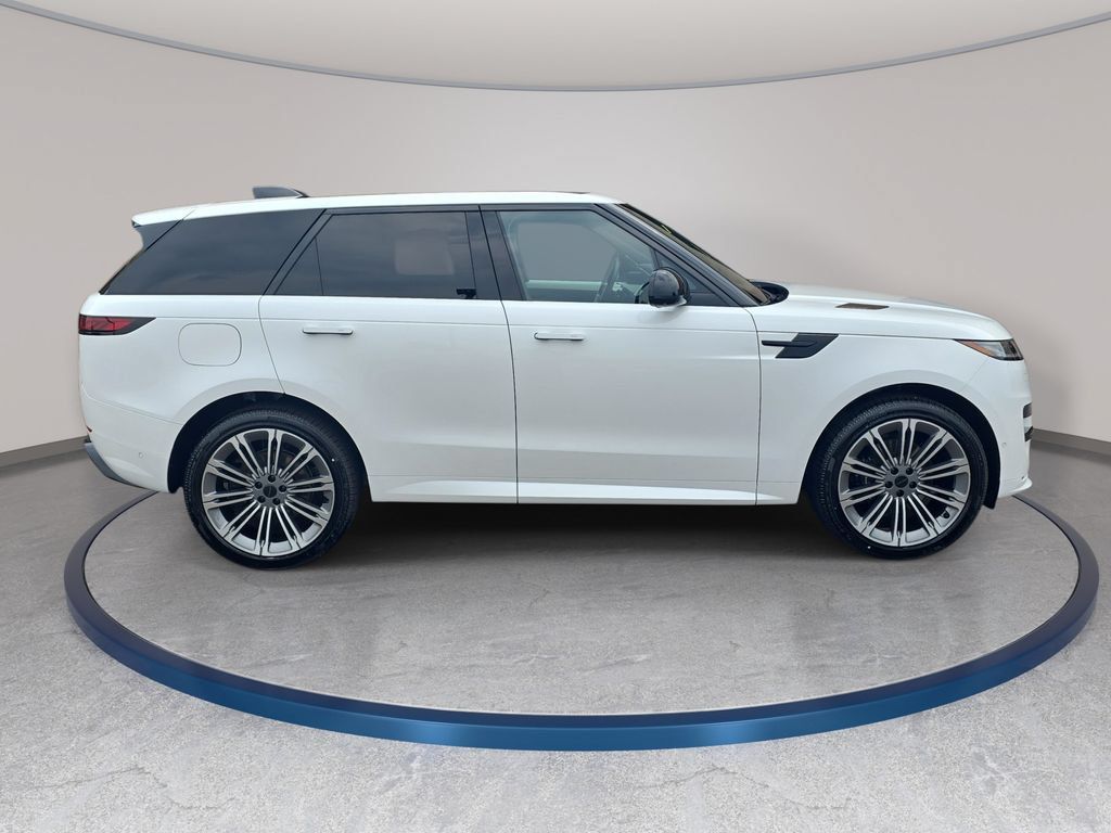 New 2026 Land Rover Range Rover Sport Dynamic SE AWD/4WD image 4